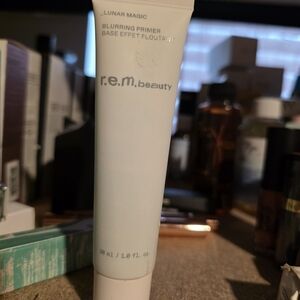 Blurring Primer - White